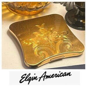 Vintage Elgin American Gold Floral Powder Compact